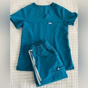 Figs scrub set- Pacific blue